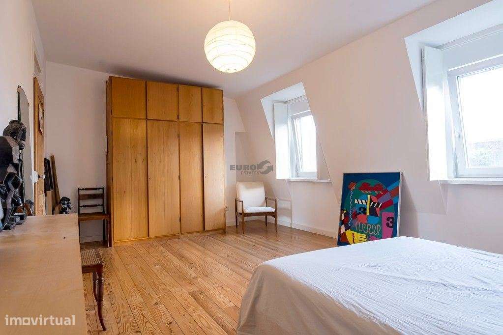 Moradia duplex na Graça com 5 Quartos e Jardim-11