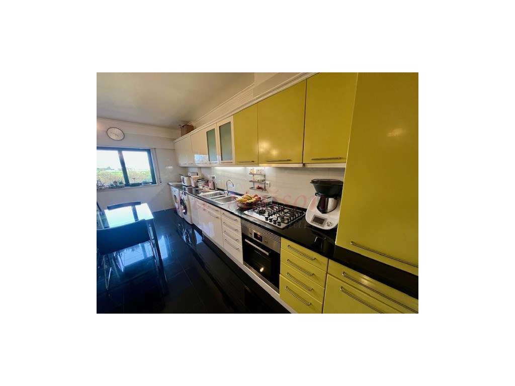 Apartamento T4 no Infantado-20