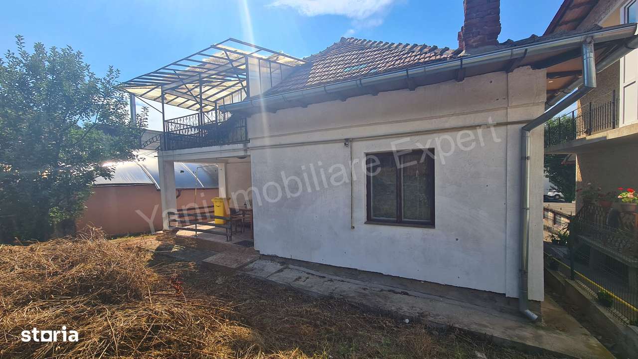 Casă de vânzare în Curtea de Argeș. - Imagine principală: 4/20