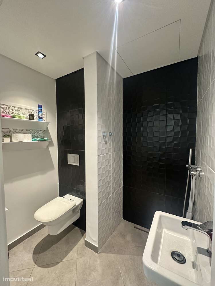 Loja Vale de Milhaços - Ideal para centro de Estética. - Grande imagem: 5/12