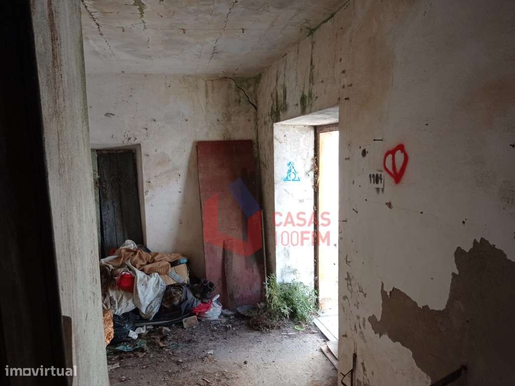 - BAIXA DE PREÇO - Prédio Antigo Histório T3 c/ logradouro, para re... - Grande imagem: 5/12