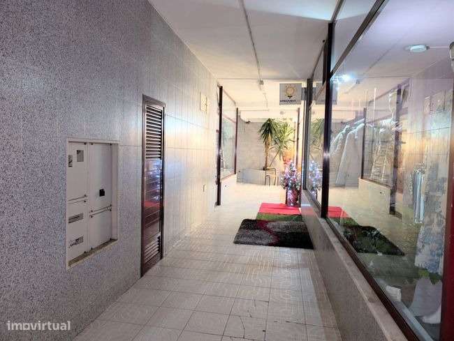 Loja renovada para arrendamento - Grande imagem: 5/5