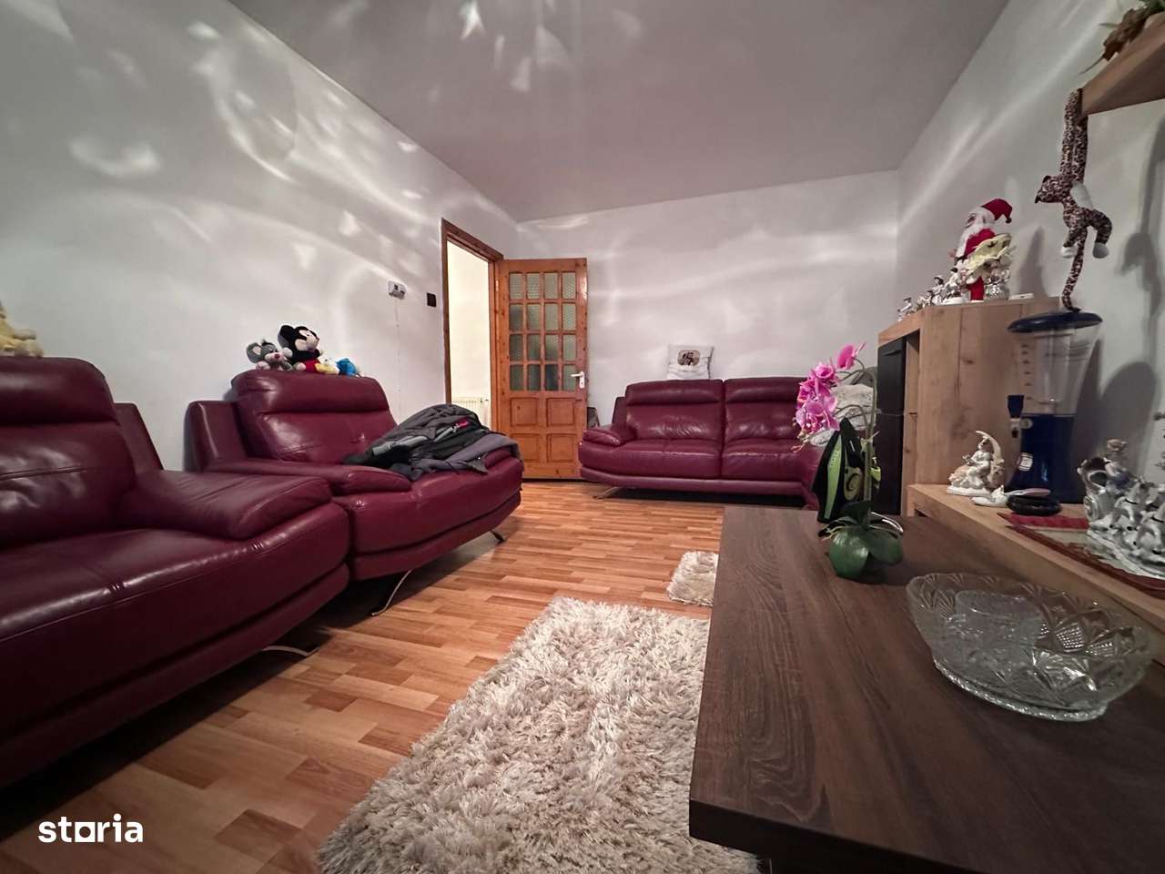 Apartament spațios cu 4 camere de vânzare!-6