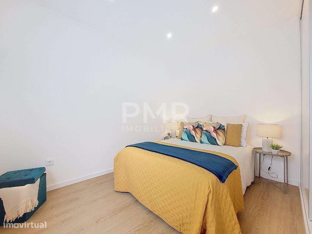 Moradia totalmente renovada com espaço exterior – Vale de Figueira-7