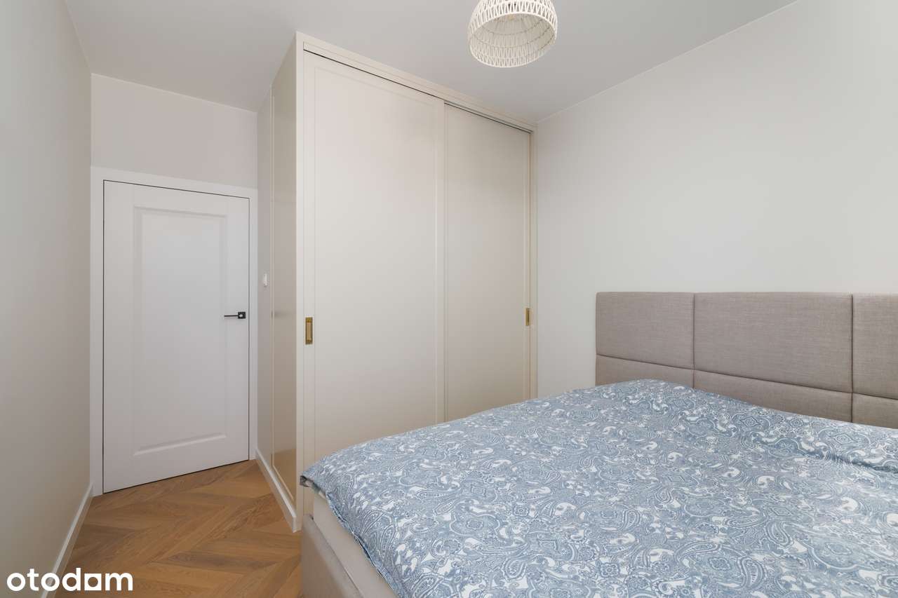 Przestronne, eleganckie mieszkanie z dużą loggią w zielonej okolicy!-5