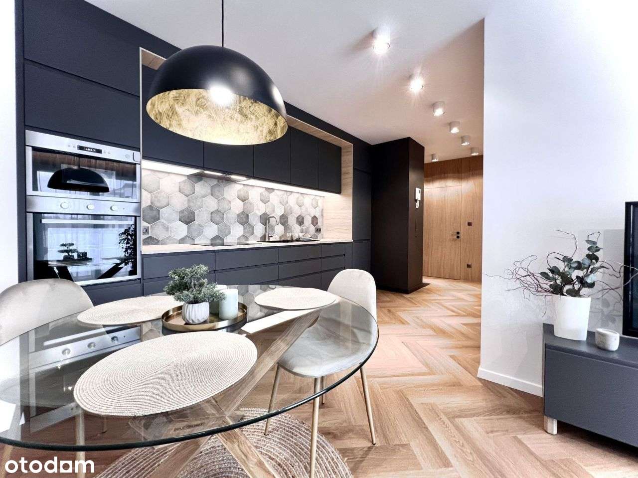 Apartament 3 pok. z balkonem, klimatyzacją i garażem – Cieszyńska-3