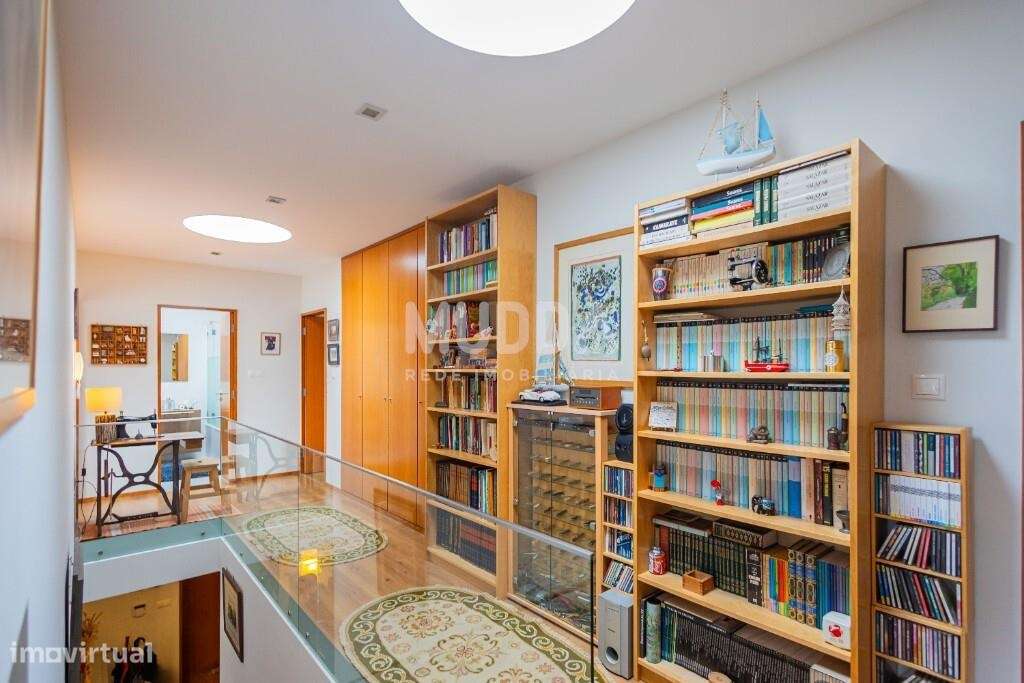 Viver na Torreira: Moradia T4 com Luz Natural e Espaço Exterior Único-26