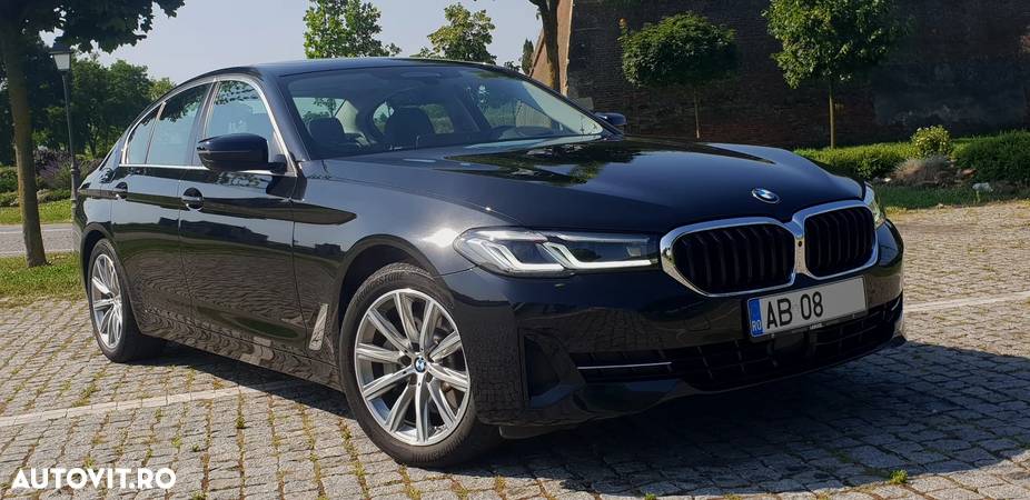 BMW Seria 5 530i xDrive MHEV - 2