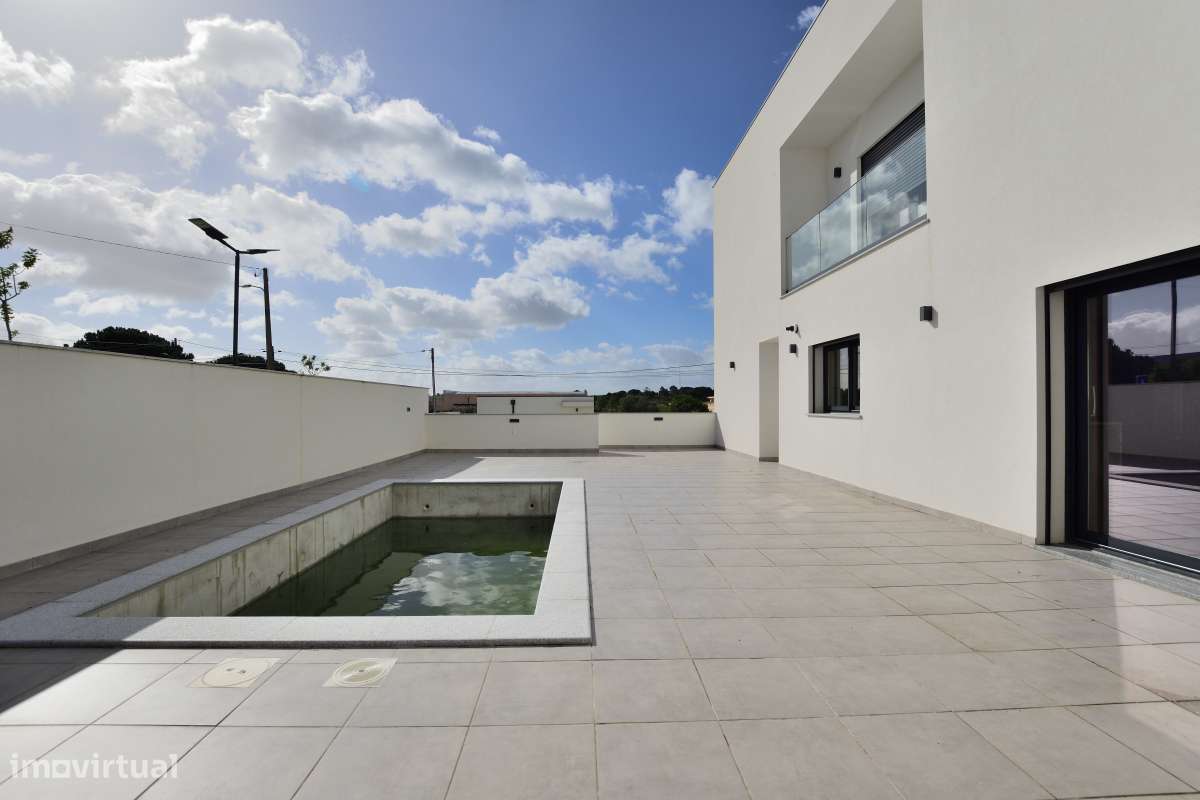 Moradia T4 c/ Certificação Energética A+ | Aveiras de Cima-15