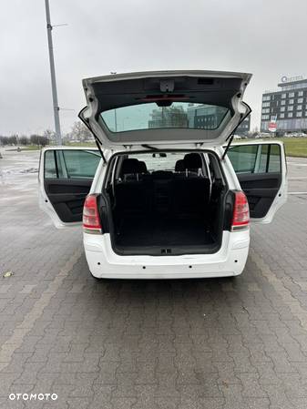 Opel Zafira 1.6 - 20
