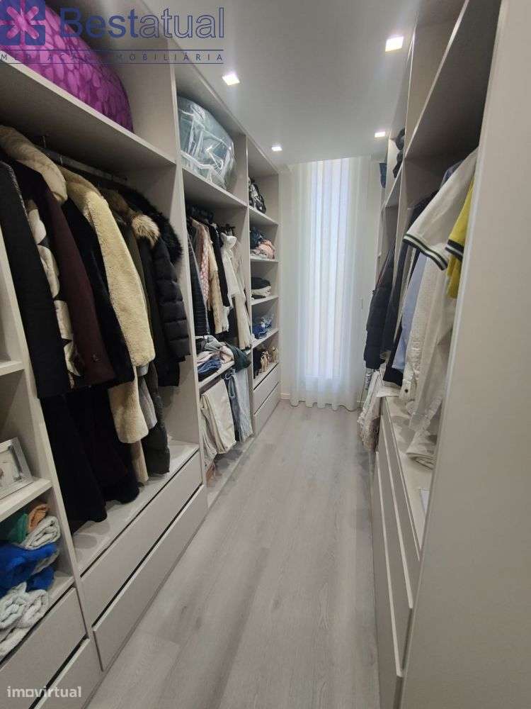 Moradia T 3 -4 frentes- de Luxo c/Piscina - Sande São Lourenço-35