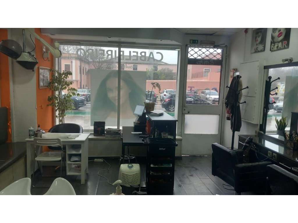 Loja junto ao Metro e Centro Comercial do Lumiar - Grande imagem: 3/6