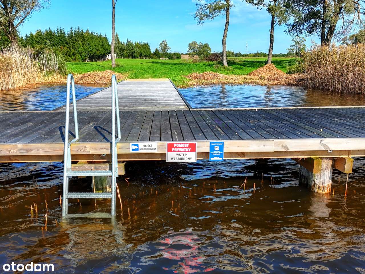 Działka budowlana z linią brzegową na szlaku WJM-7