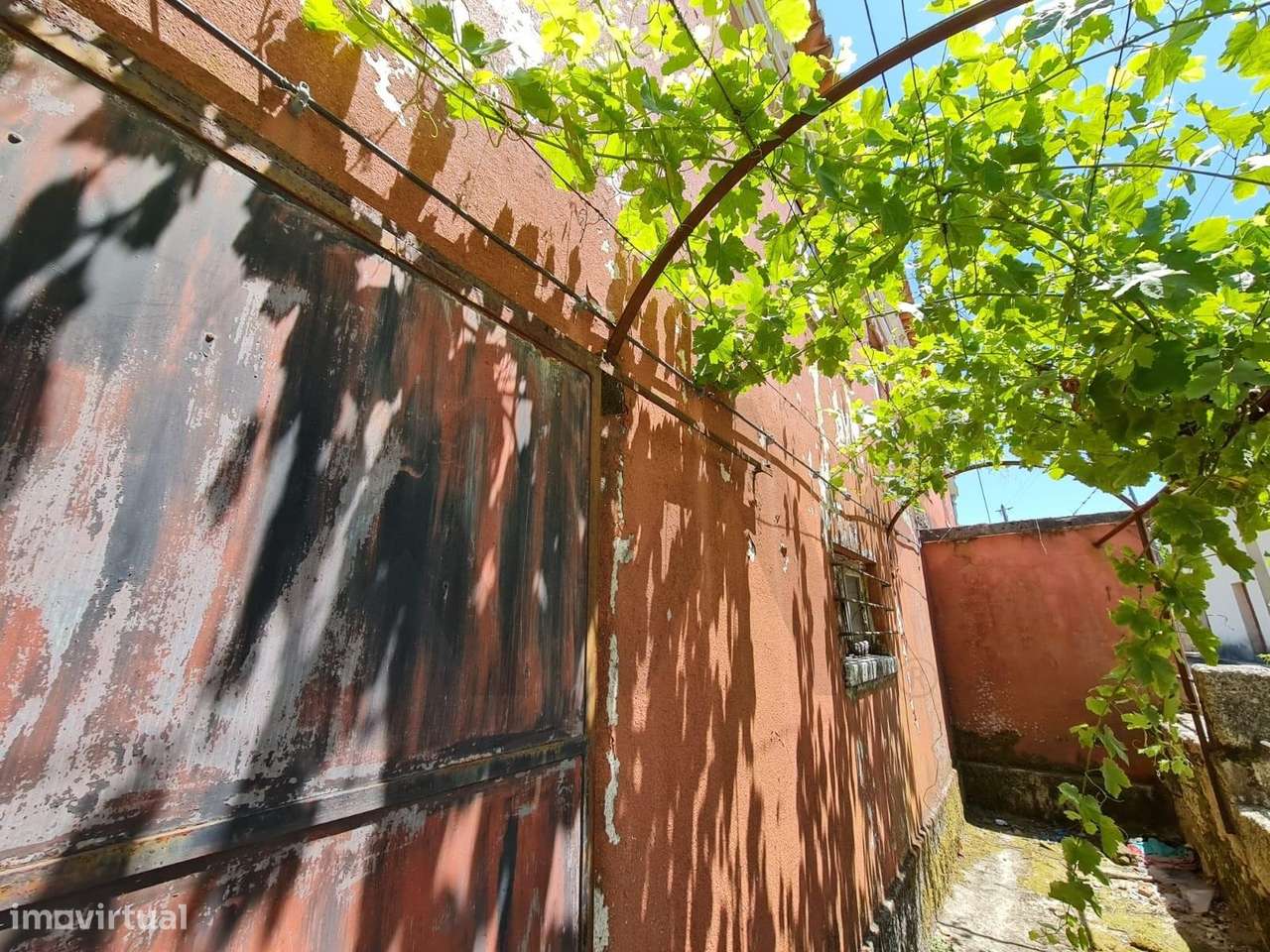 Moradia  com Terreno Urbano e Rústico  | 3.147 m2 |  Vimieiro, Santa C-44