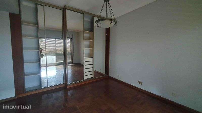 Apartamento T3+1 | Avenida Fernão Magalhães | Rua Prof. Duarte Leite - Grande imagem: 5/12