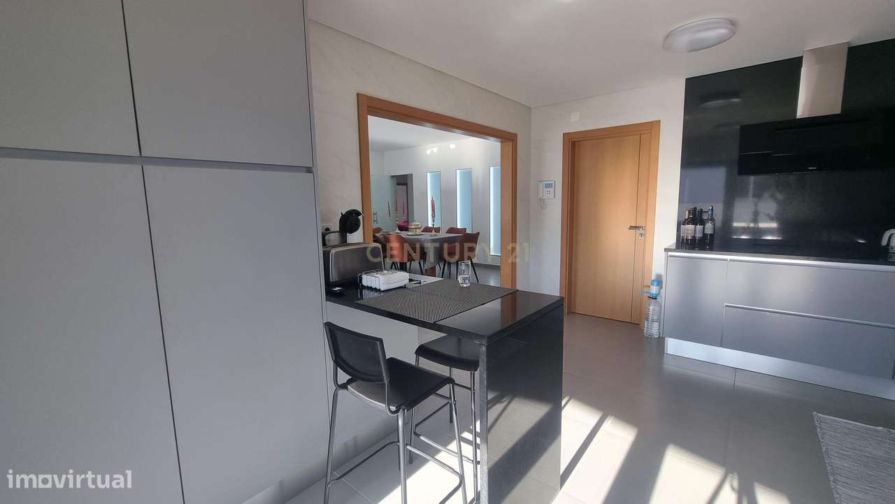 Moradia isolada T4 Jardins de Santiago - Setúbal-7