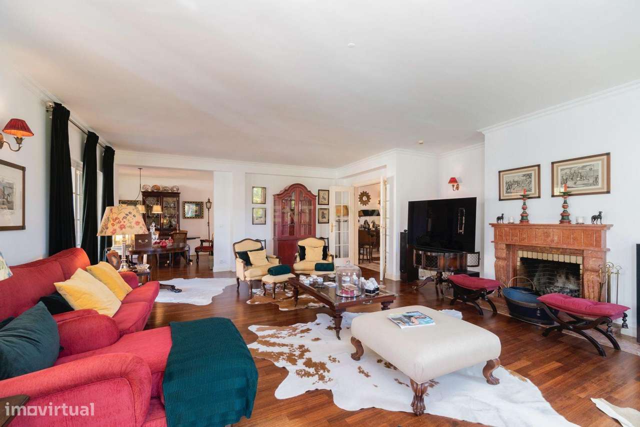 Moradia Isolada T6 com Garagem e Piscina Coberta na Quinta da Beloura-15