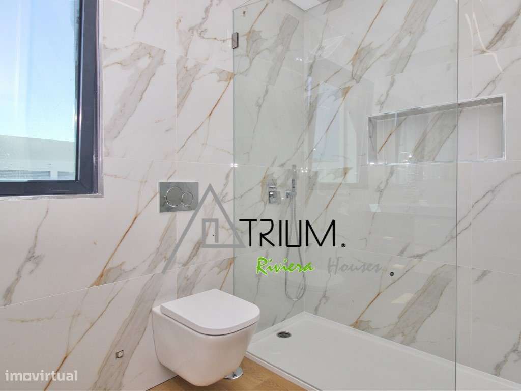 Moradia T4+1 Isolada com piscina e jardim nova-31