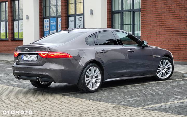 Jaguar XF 3.0 TDV6 R-Sport - 3