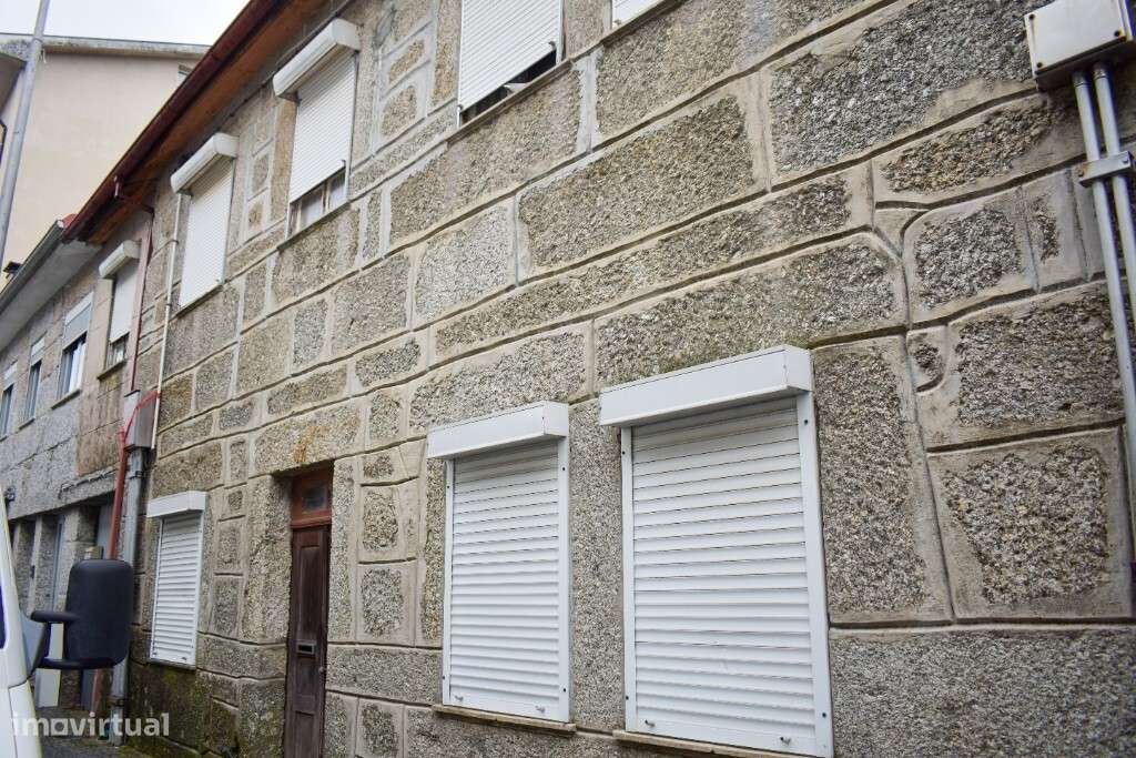 Moradia p/ restauro - Vieira do Minho - Grande imagem: 2/7
