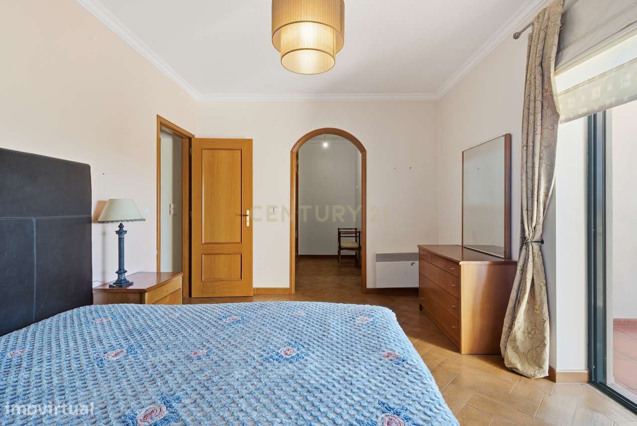 Moradia T3 com piscina e vista campo em Localização Privilegiada-17