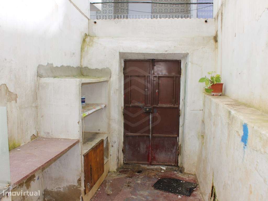 Moradia tradicional T2 para recuperar no Centro de Tavira, Algarve - Grande imagem: 2/20