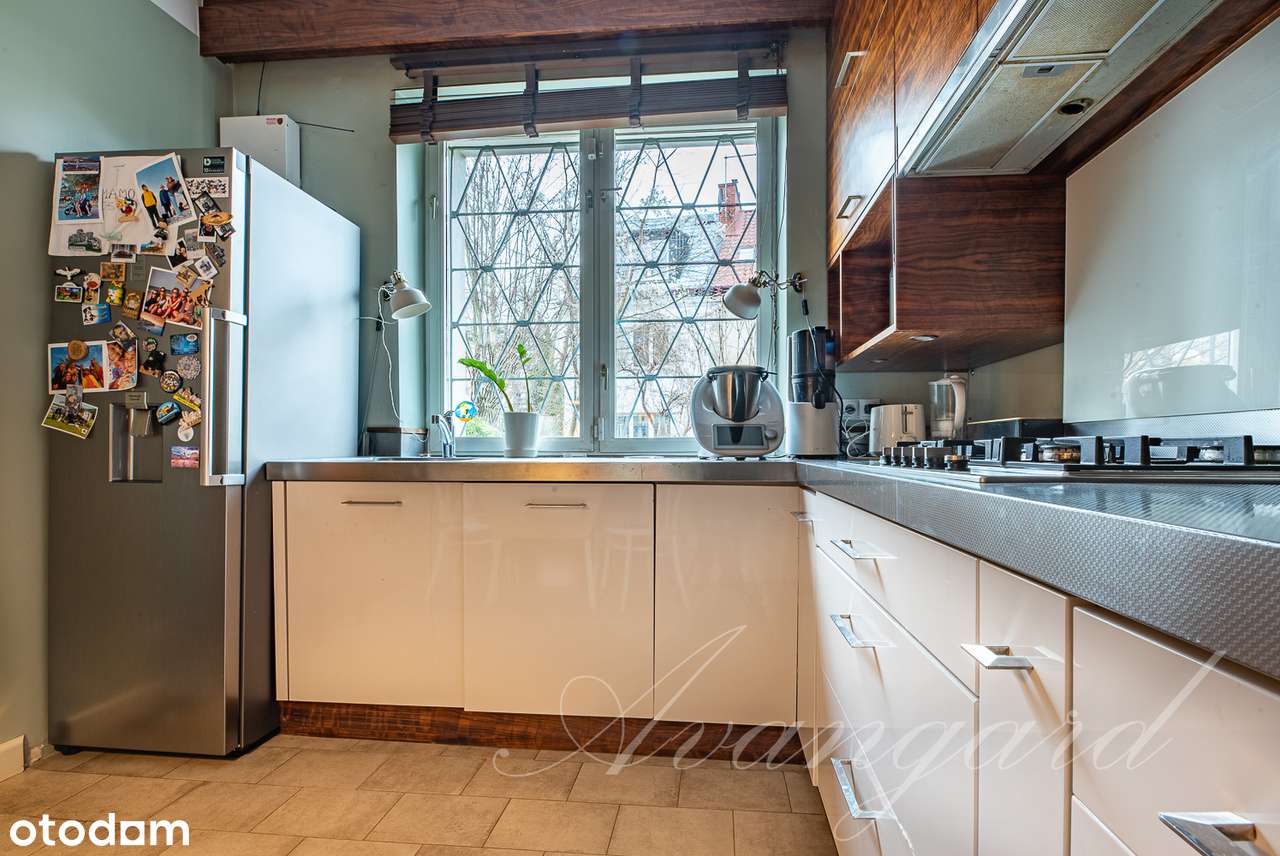 Segment, blisko Galerii Mokotów, widoczny, przy głównej ulicy.-2