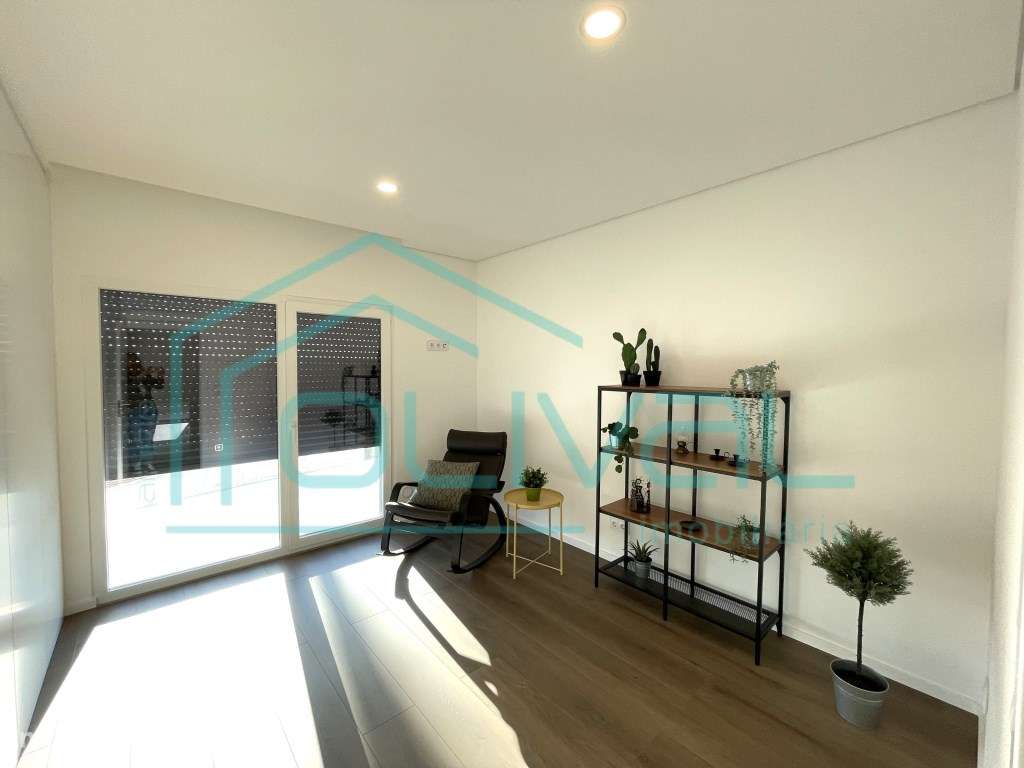 Moradia T3+1 Moderna com Piscina Privada - Conforto, Elegância e Fu...-30