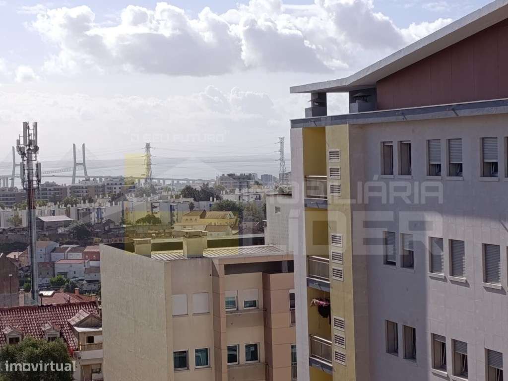 Apartamento T3 com Suíte, em Camarate, Lisboa.-24