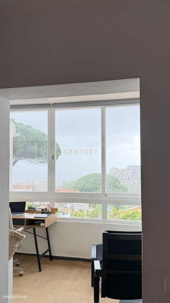 Moradia Renovada em Sesimbra com Vista Mar e Castelo - Grande imagem: 4/7