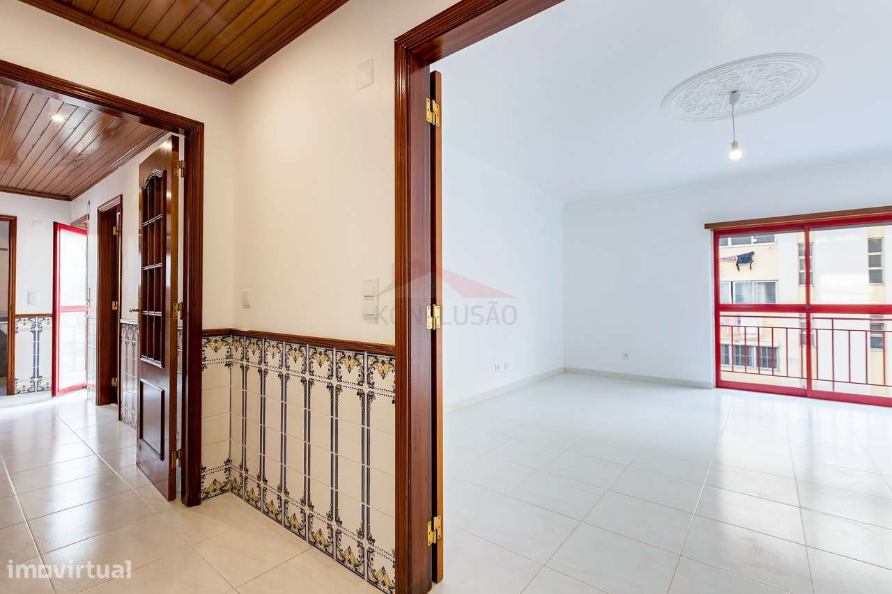 **Apartamento T3 em Venda no Carregado - Oportunidade Imperdível! **-7