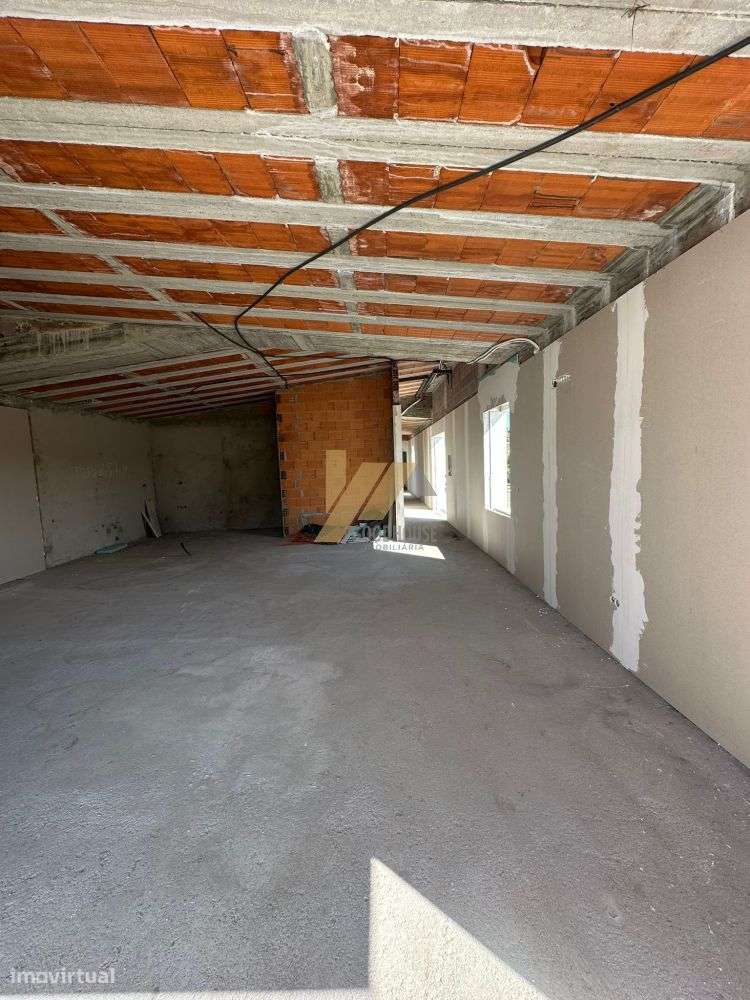 Moradias T3+1 de 3 frentes tipo térreas com possibilidade de piscina - Grande imagem: 5/22