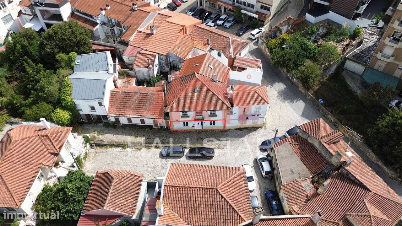 Prédio / 2 Apartamentos T2 / Centro da Cidade de Leiria - Grande imagem: 2/47