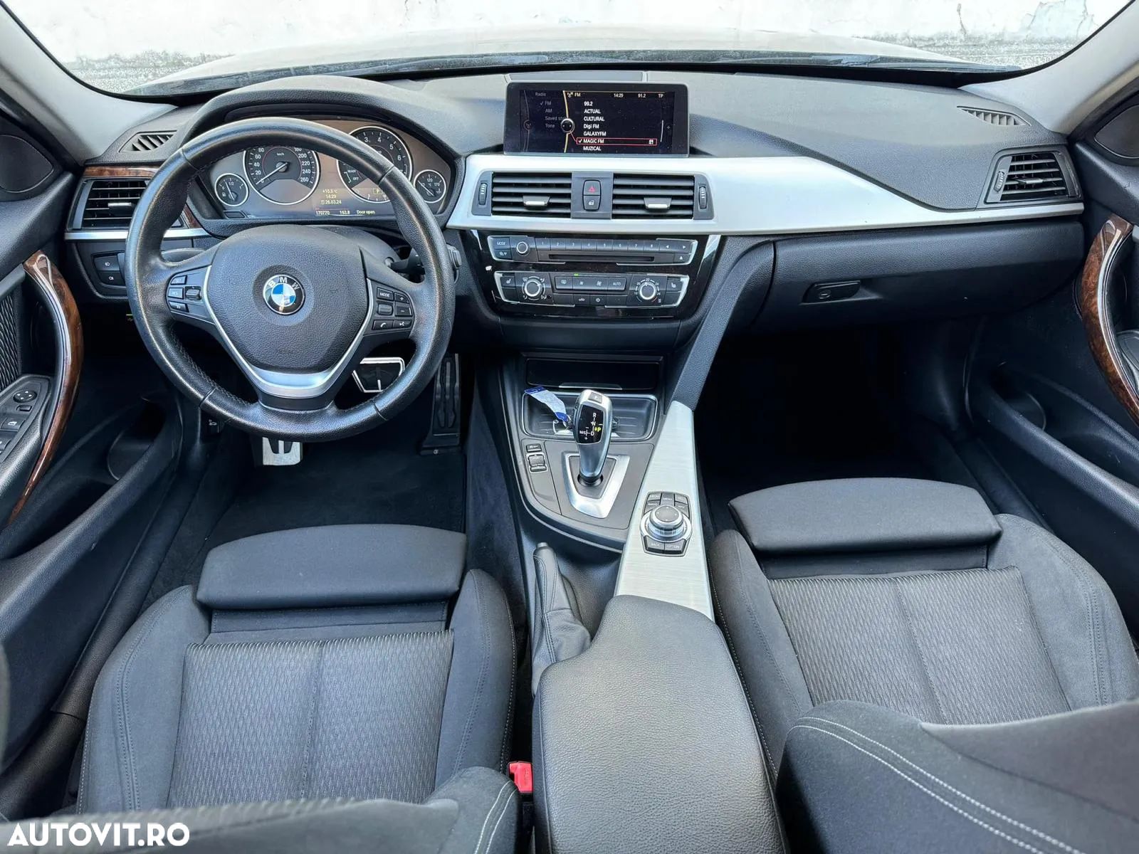 BMW Seria 3 320i Aut. Sport Line - 1