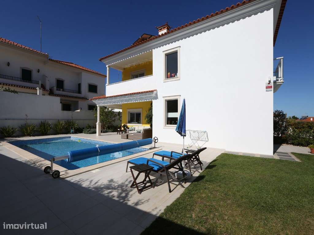 Magnífica Moradia T4 com piscina na Tapada | Sítio da Nazaré-35