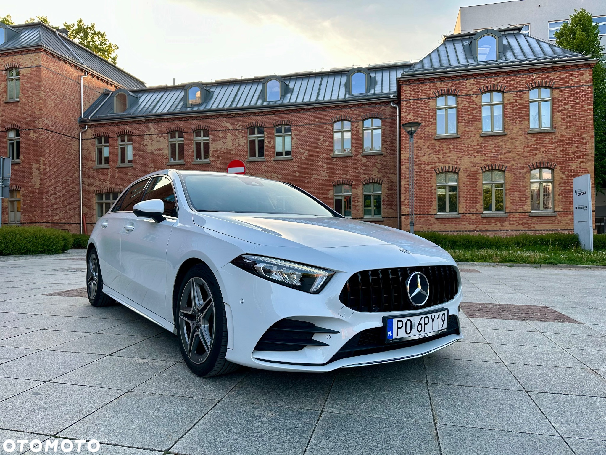 Mercedes-Benz Klasa A 200 AMG Line 7G-DCT - 13