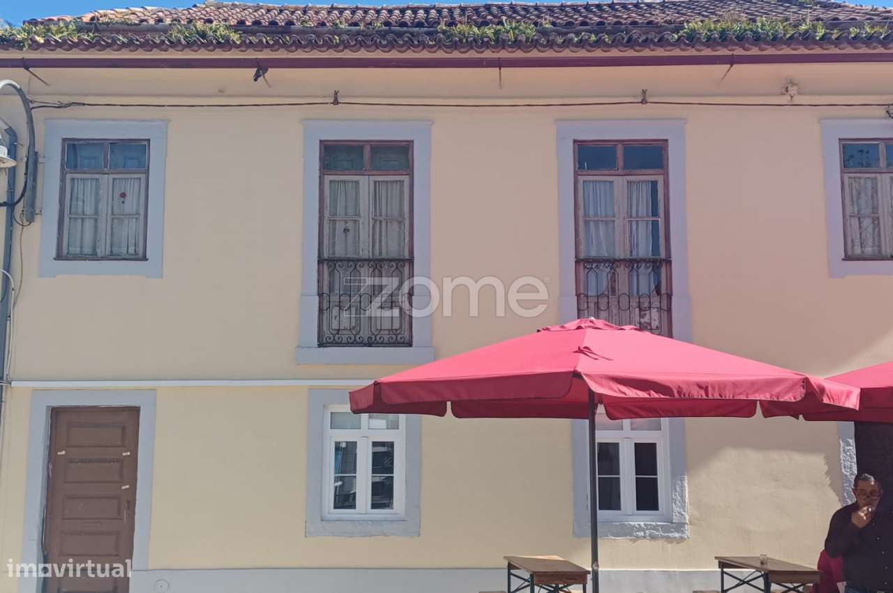 Prédio com Restaurante e com 2 apartamentos em Coimbra - Grande imagem: 4/13