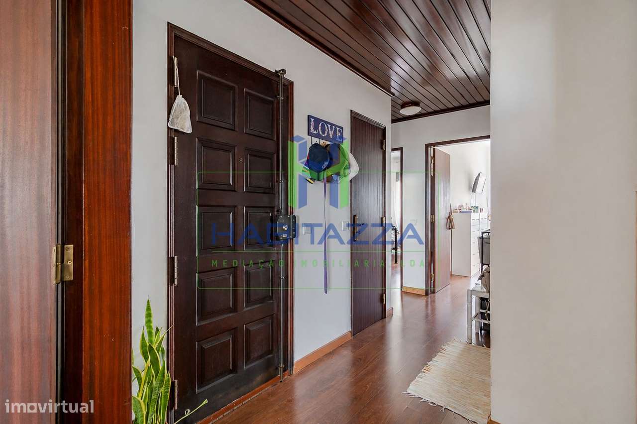 Apartamento T2 com vistas desafogadas em Lagos-9