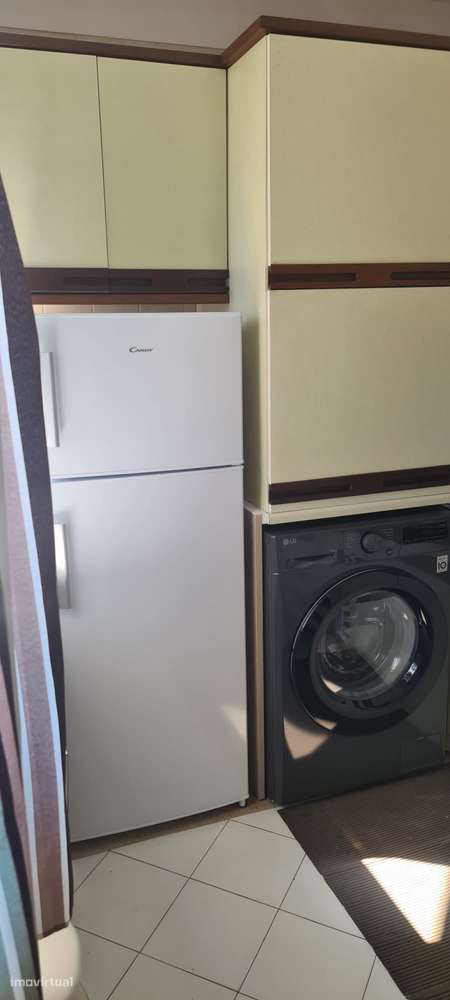 Arrenda-se, ao ano, um T1 no centro de Vilamoura em condomínio fechado - Grande imagem: 4/19