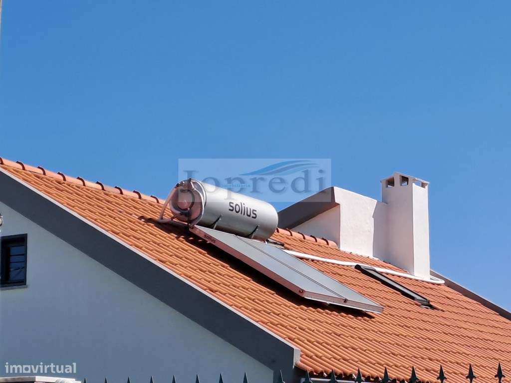 Moradia T4 na Aroeira-40