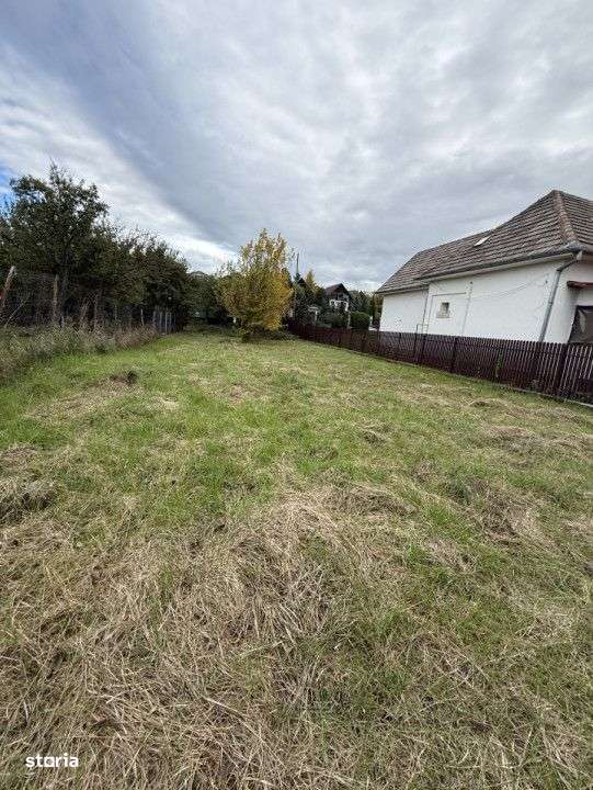 Teren intravilan 890mp in Chinteni – zona centrala, strada principal - Imagine principală: 2/4