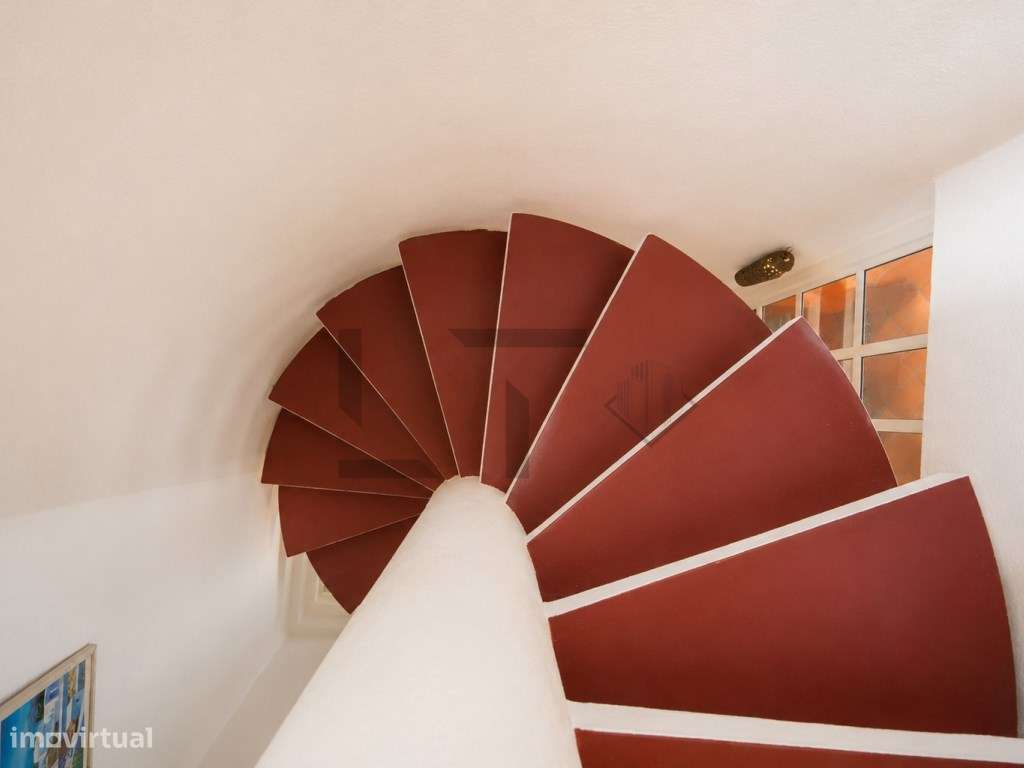 Moradia de Sonho T4+1 para Venda com Total Vista Mar, junto à Praia...-35