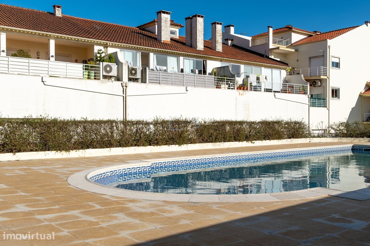Apartamento T3 Duplex em Condomínio privado com Piscina em Ferreira do - Grande imagem: 1/25