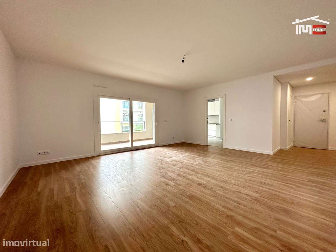 Incrível Apartamento T3 com Parqueamento - Grande imagem: 2/31