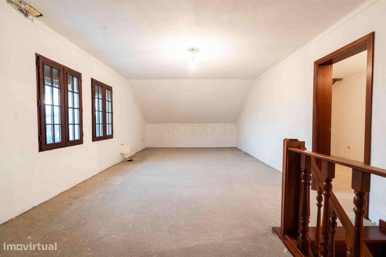 Vende-se Moradia T4 na Póvoa da Abraveia – Vila Nova de Poiares-14