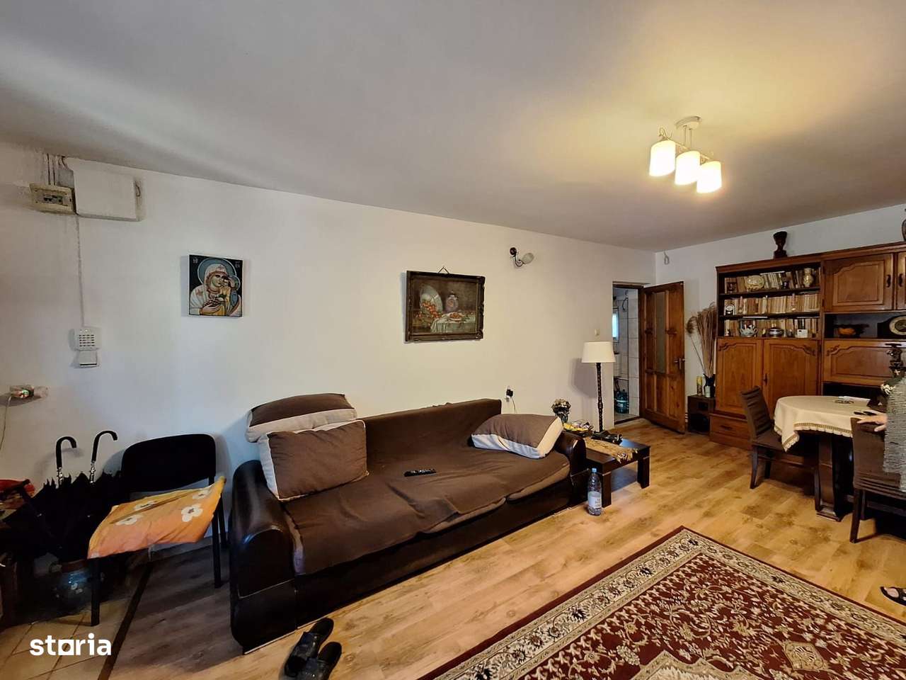 Casă 6 camere de vânzare în Frumușani, aproape de București-0