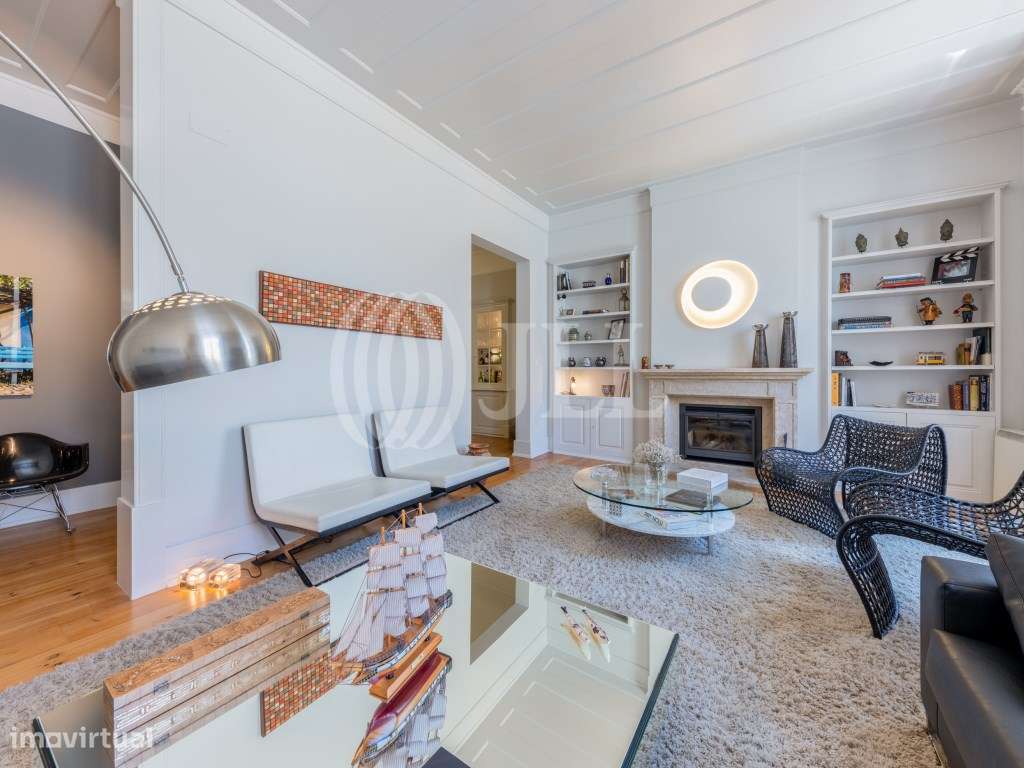 Apartamento T4 com garagem, no Chiado, em Lisboa-5