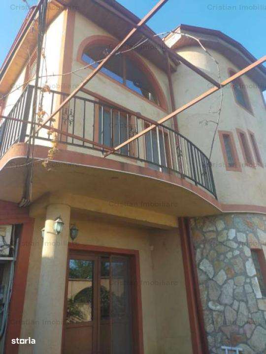 Vila P+1 +M 4 camere  construita din caramida zona Islaz - Imagine principală: 2/9