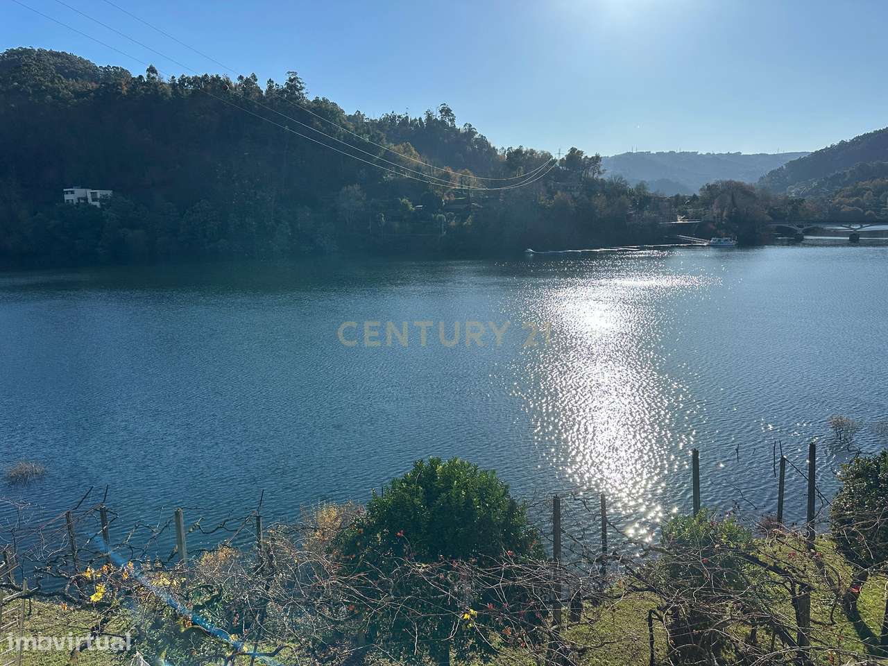 Propriedade única no geres , duas casas com acesso ao rio (No rio Cald-9
