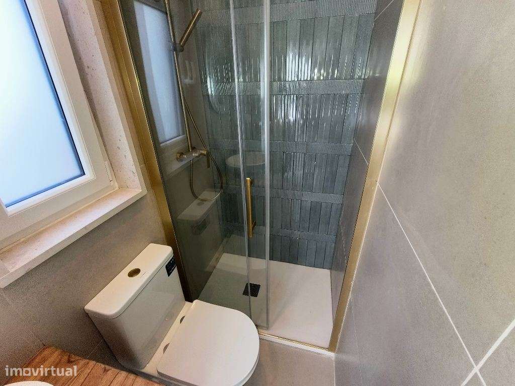 Barreiro, moradia T2 em banda totalmente remodelada para venda-14